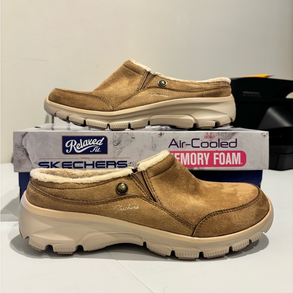 Skechers Tan/Brown Relaxed Fit easy going Slip-Ons size 9